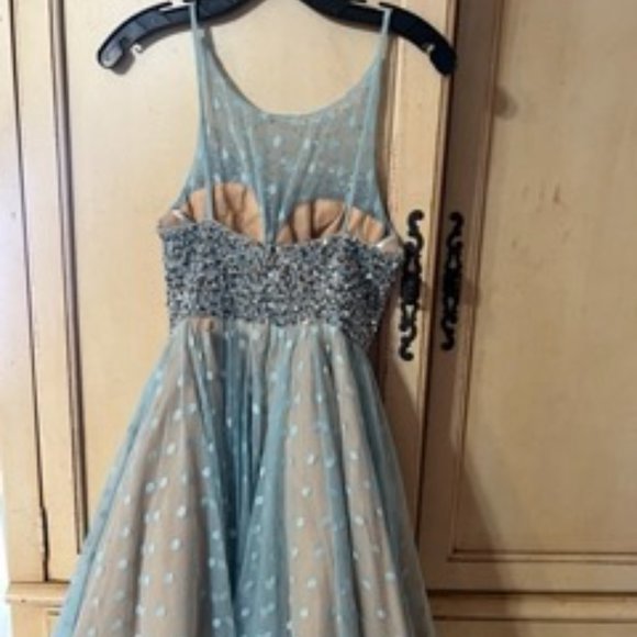 Glamour by Terani Couture Size 0, Baby Blue Short Formal Dress - Picture 2 of 4